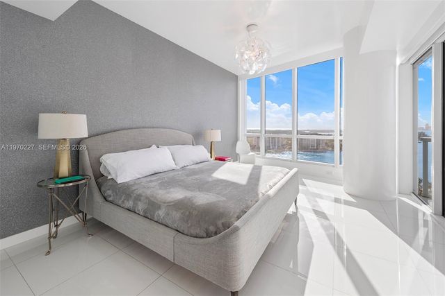 100 S Pointe Dr 2101, Miami Beach, FL 33139