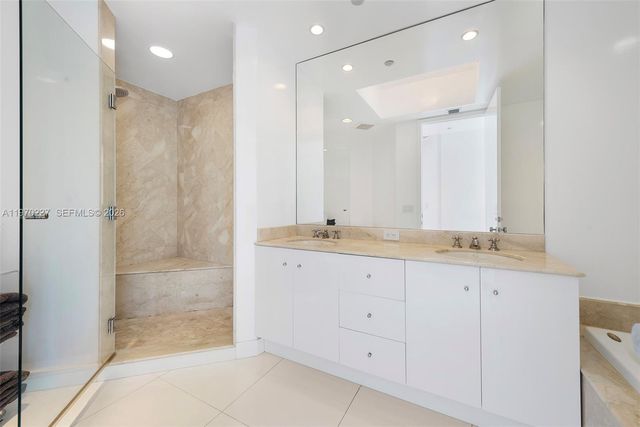 100 S Pointe Dr 2101, Miami Beach, FL 33139