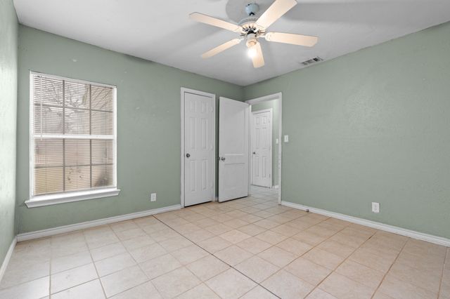 3839 Ave Avenue N, Fort Worth, TX 76105