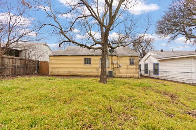3839 Ave Avenue N, Fort Worth, TX 76105