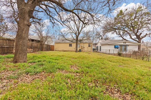 3839 Ave Avenue N, Fort Worth, TX 76105