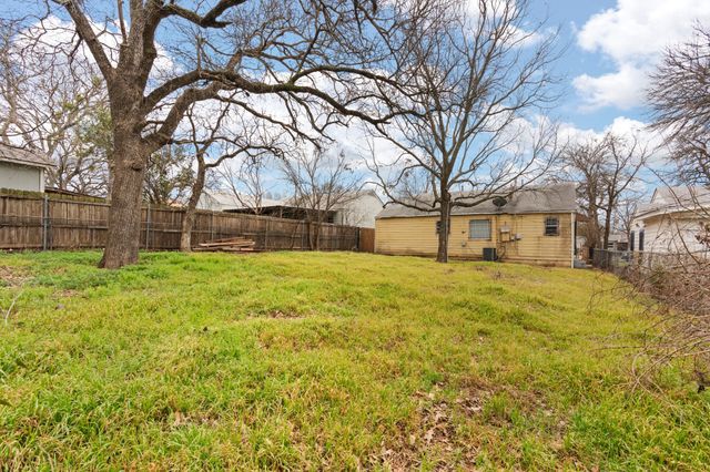 3839 Ave Avenue N, Fort Worth, TX 76105