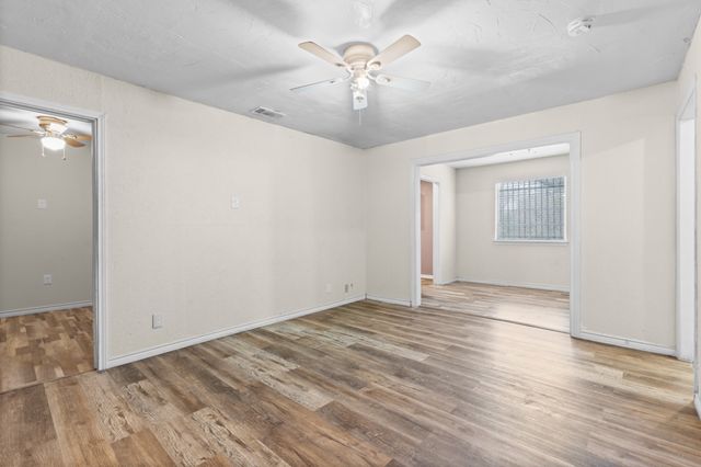 3839 Ave Avenue N, Fort Worth, TX 76105