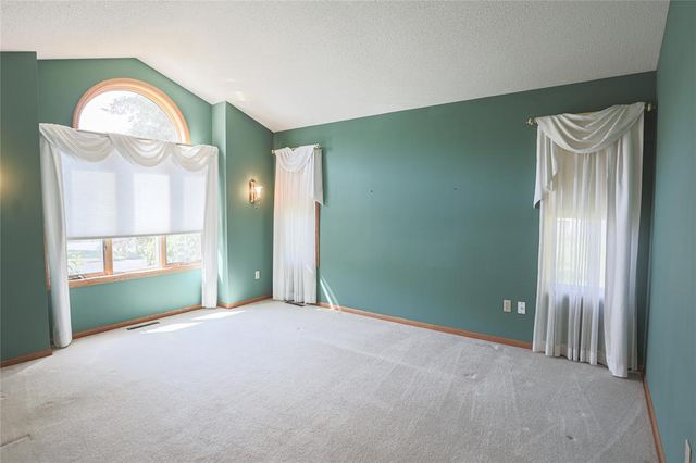 1825 Golf View Drive, River Falls, WI 54022