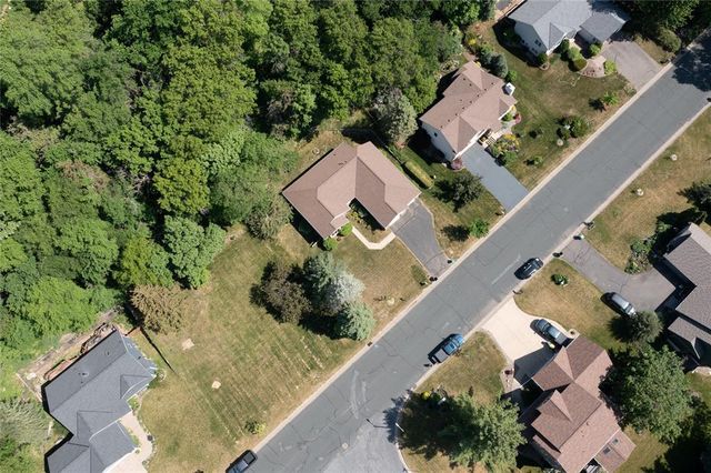 1825 Golf View Drive, River Falls, WI 54022