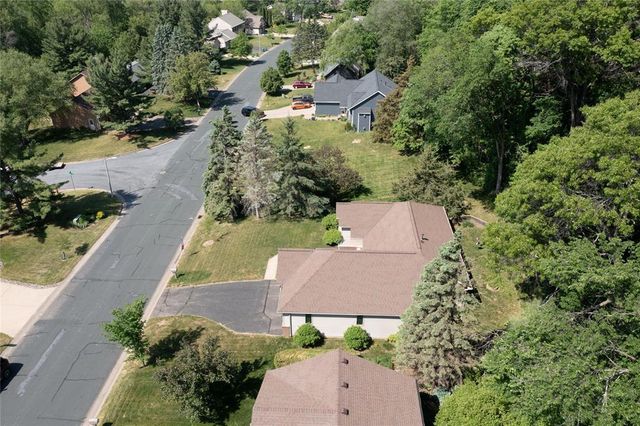 1825 Golf View Drive, River Falls, WI 54022