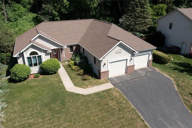 1825 Golf View Drive, River Falls, WI 54022