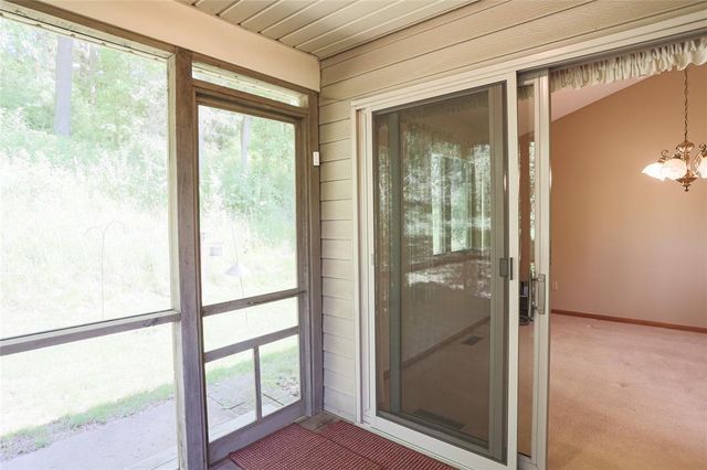 1825 Golf View Drive, River Falls, WI 54022