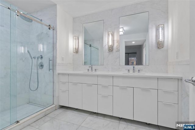9 Ave At Port Imperial 823, West New York, NJ 07093