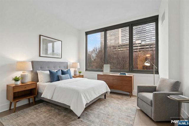 9 Ave At Port Imperial 823, West New York, NJ 07093