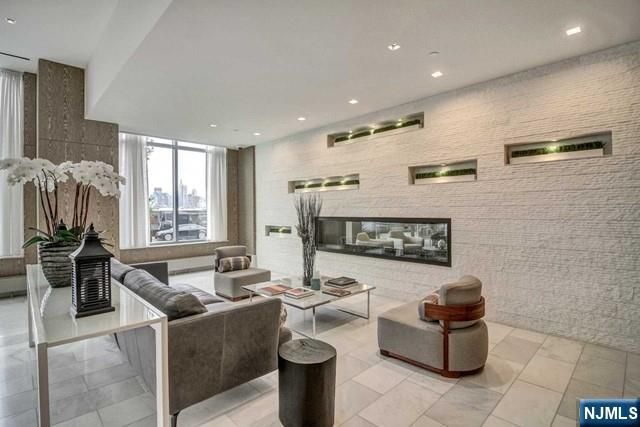 9 Ave At Port Imperial 823, West New York, NJ 07093