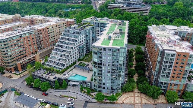 9 Ave At Port Imperial 823, West New York, NJ 07093