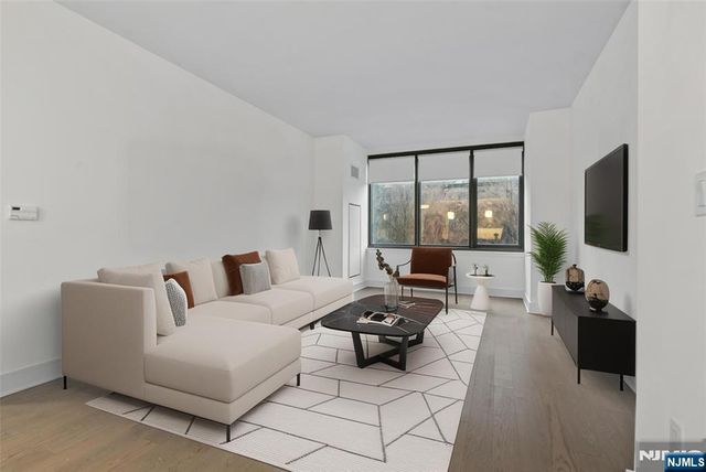 9 Ave At Port Imperial 823, West New York, NJ 07093