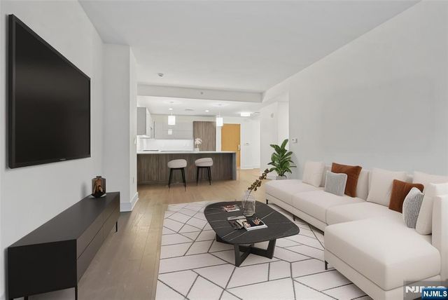 9 Ave At Port Imperial 823, West New York, NJ 07093