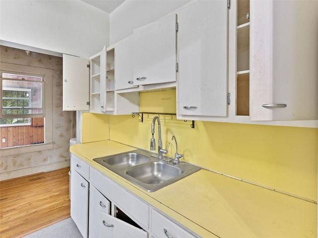 702 W VIRGINIA AVENUE, Tampa, FL 33603