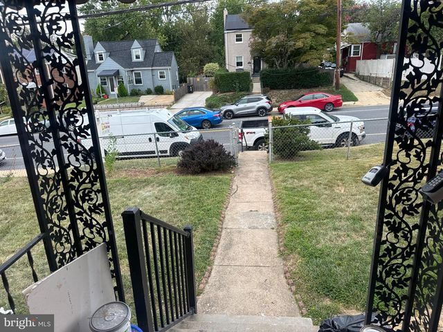 818 CHILLUM RD, Hyattsville, MD 20783