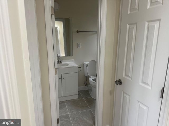 818 CHILLUM RD, Hyattsville, MD 20783
