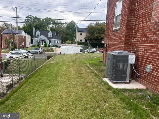818 CHILLUM RD, Hyattsville, MD 20783