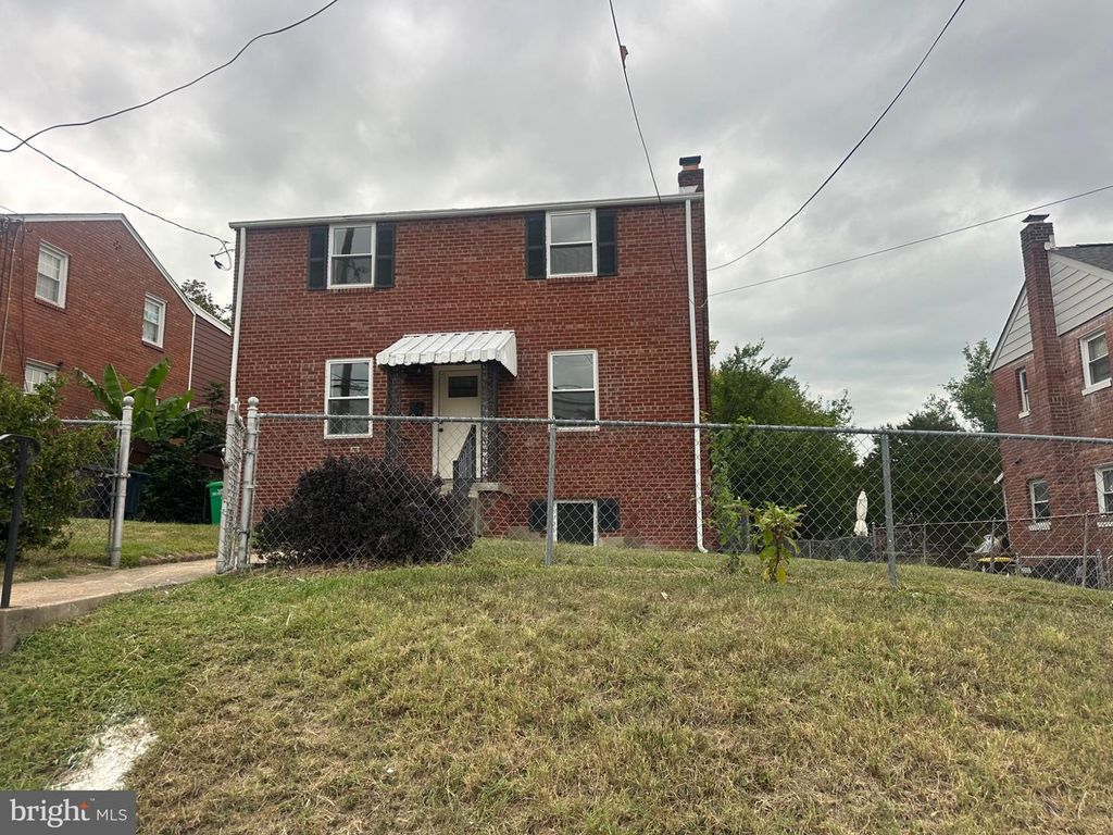 818 CHILLUM RD, Hyattsville, MD 20783