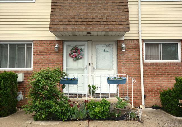 565 Avenue A 104, Uniondale, NY 11553