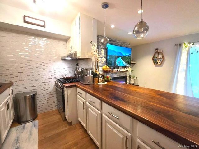 565 Avenue A 104, Uniondale, NY 11553