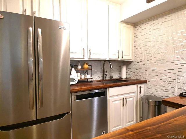 565 Avenue A 104, Uniondale, NY 11553