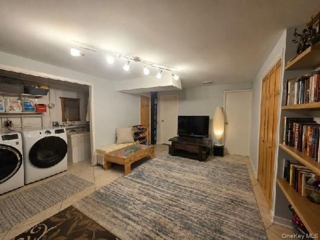 565 Avenue A 104, Uniondale, NY 11553