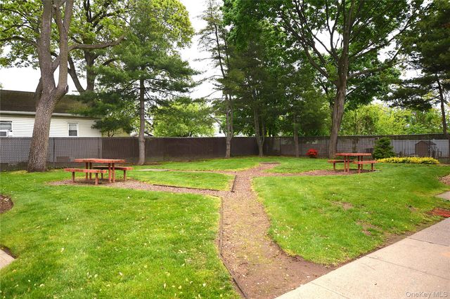 565 Avenue A 104, Uniondale, NY 11553