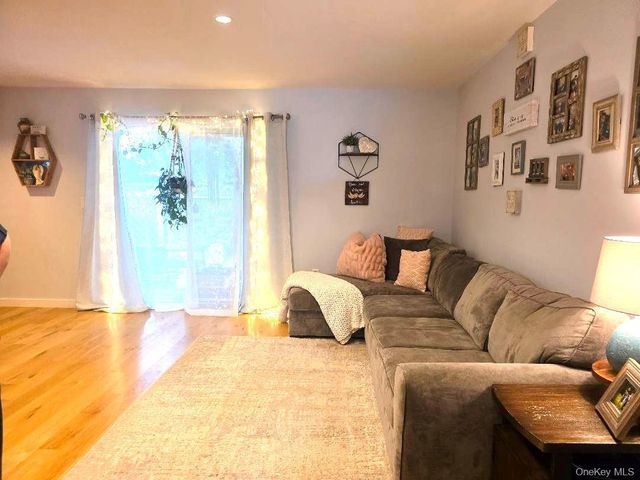 565 Avenue A 104, Uniondale, NY 11553