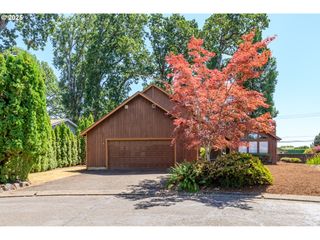 905 Nw OAKWOOD Cir, Mc Minnville, OR 97128