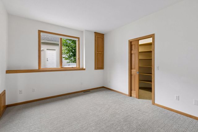 7690 Gibraltar Terrace, Apple Valley, MN 55124