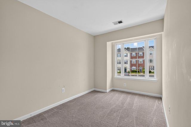 250 KIRBY ST, Manassas Park, VA 20111