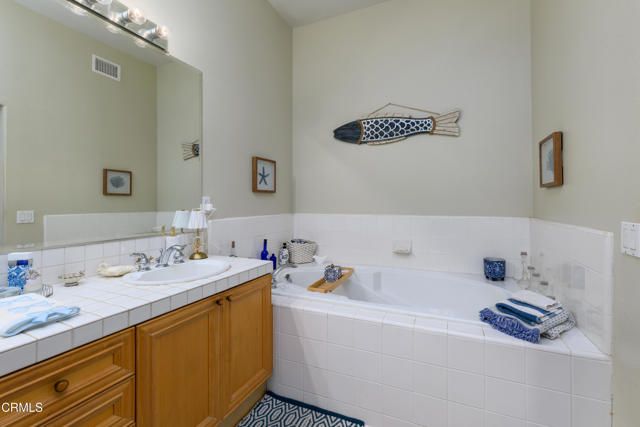 1150 Corte Riviera, Camarillo, CA 93010