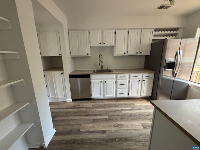 988 SALISBURY SQ, Charlottesville, VA 22901