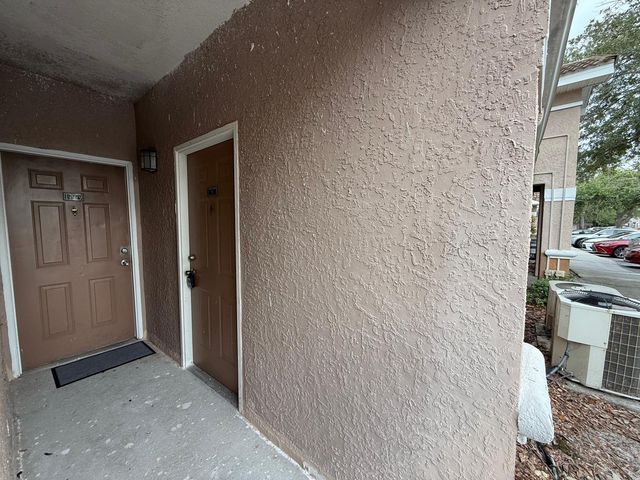 17977 VILLA CREEK DRIVE 17977, Tampa, FL 33647
