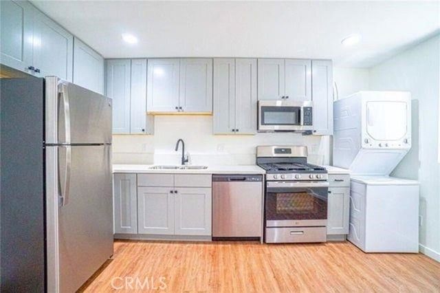 6469 calhoun, Van Nuys (los Angeles), CA 91401