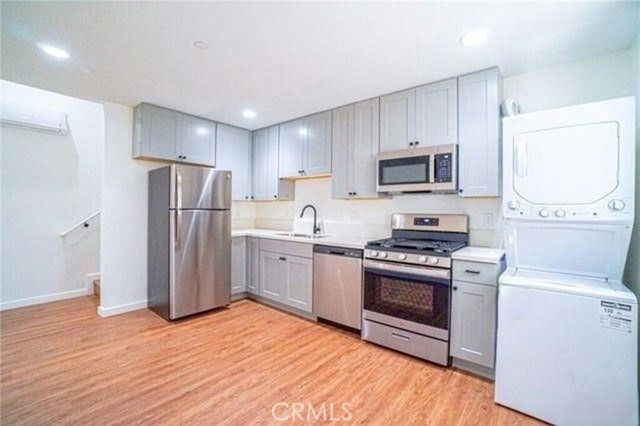 6469 calhoun, Van Nuys (los Angeles), CA 91401