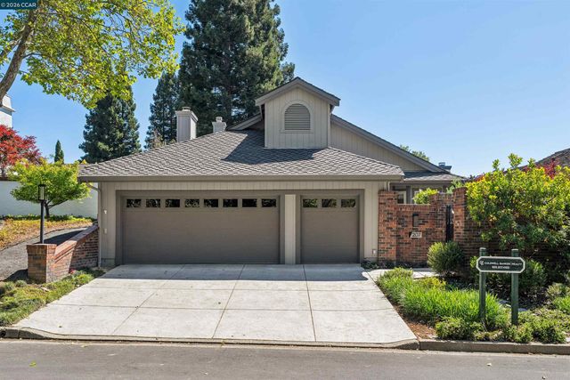 207 Live Oak Dr, Danville, CA 94506
