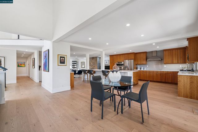207 Live Oak Dr, Danville, CA 94506