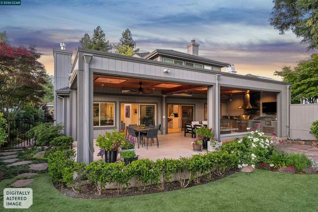 207 Live Oak Dr, Danville, CA 94506