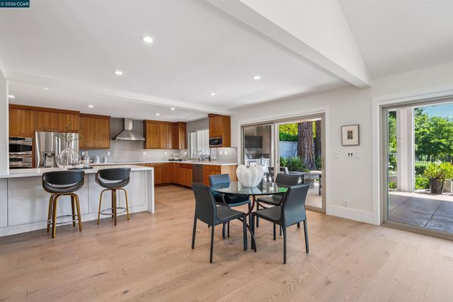207 Live Oak Dr, Danville, CA 94506