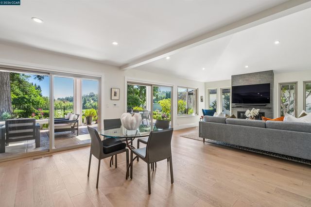 207 Live Oak Dr, Danville, CA 94506