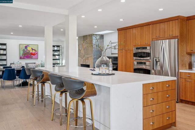 207 Live Oak Dr, Danville, CA 94506