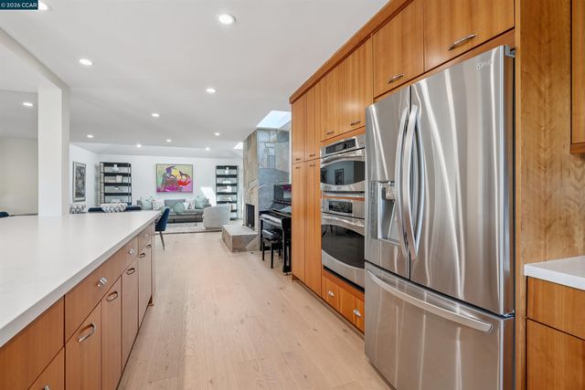 207 Live Oak Dr, Danville, CA 94506