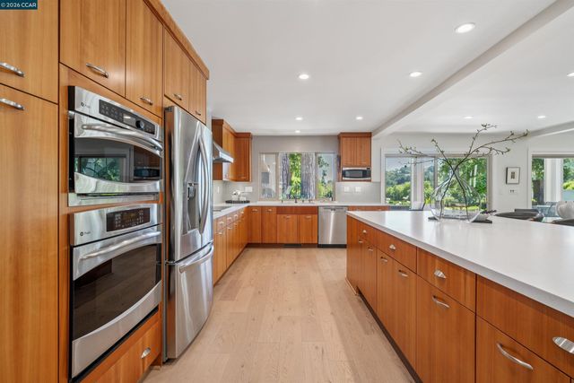 207 Live Oak Dr, Danville, CA 94506