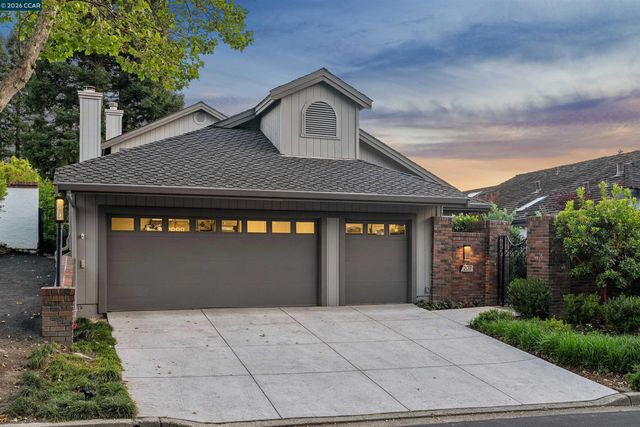 207 Live Oak Dr, Danville, CA 94506