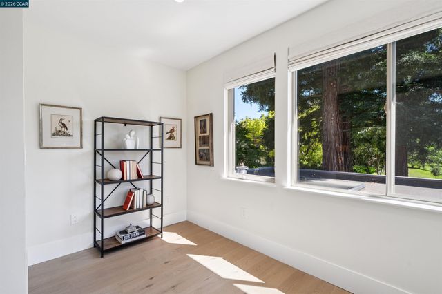 207 Live Oak Dr, Danville, CA 94506