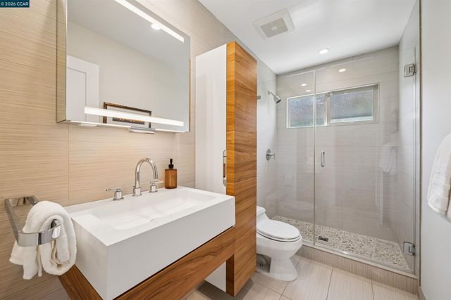 207 Live Oak Dr, Danville, CA 94506