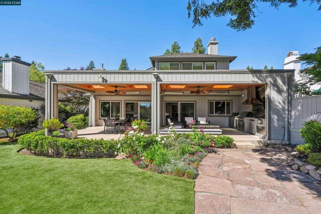 207 Live Oak Dr, Danville, CA 94506