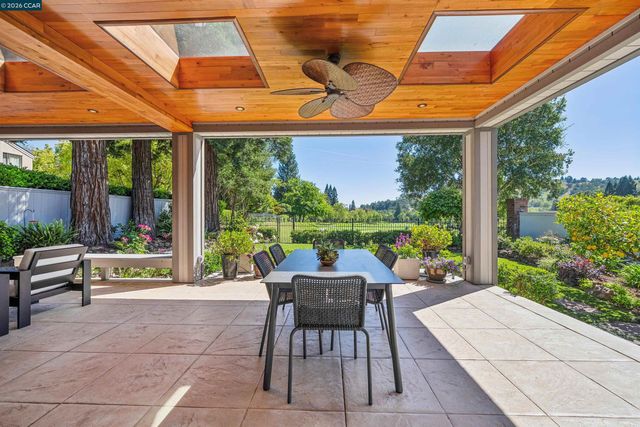 207 Live Oak Dr, Danville, CA 94506